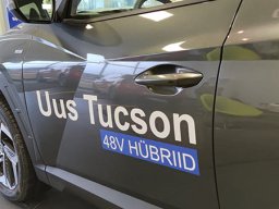 Наклейки на машины